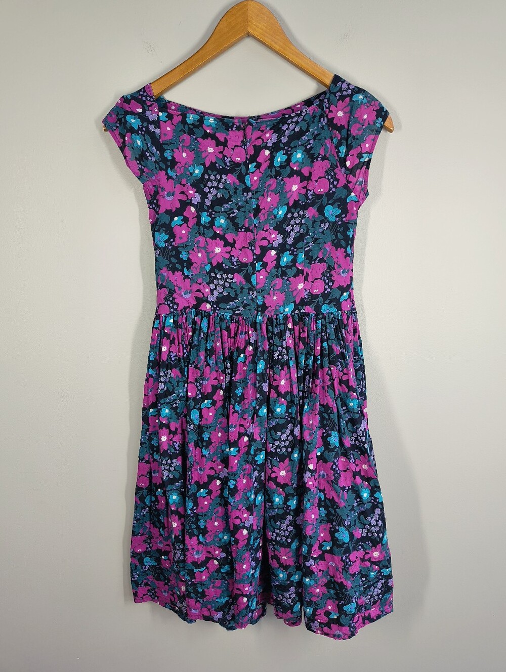 Susina Floral Cotton Dress in Navy with Pink & Teal Flowers, Size S - Picture 3 of 4